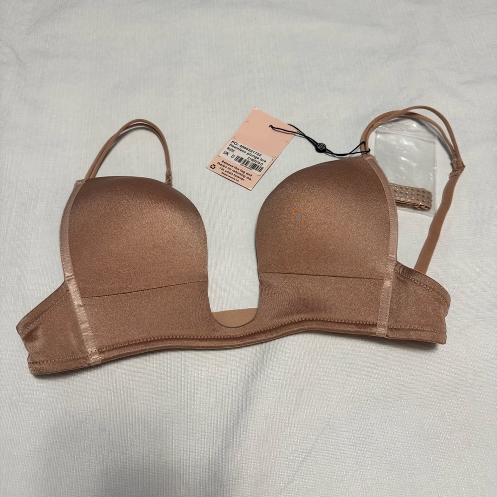 Missguided + Tan Wireless Bra with Adjustable Straps
